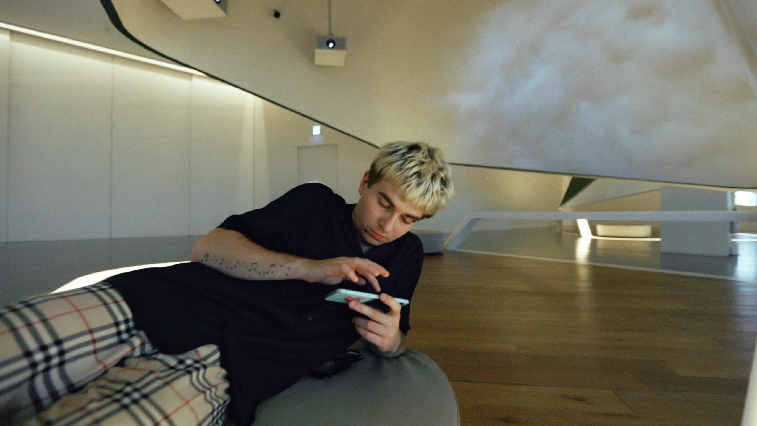 Timeline 1_01_00_43_09